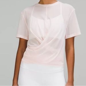 NWT Lululemon Light Pink Lightweight Mesh Reversible Yoga Tee, Size 4